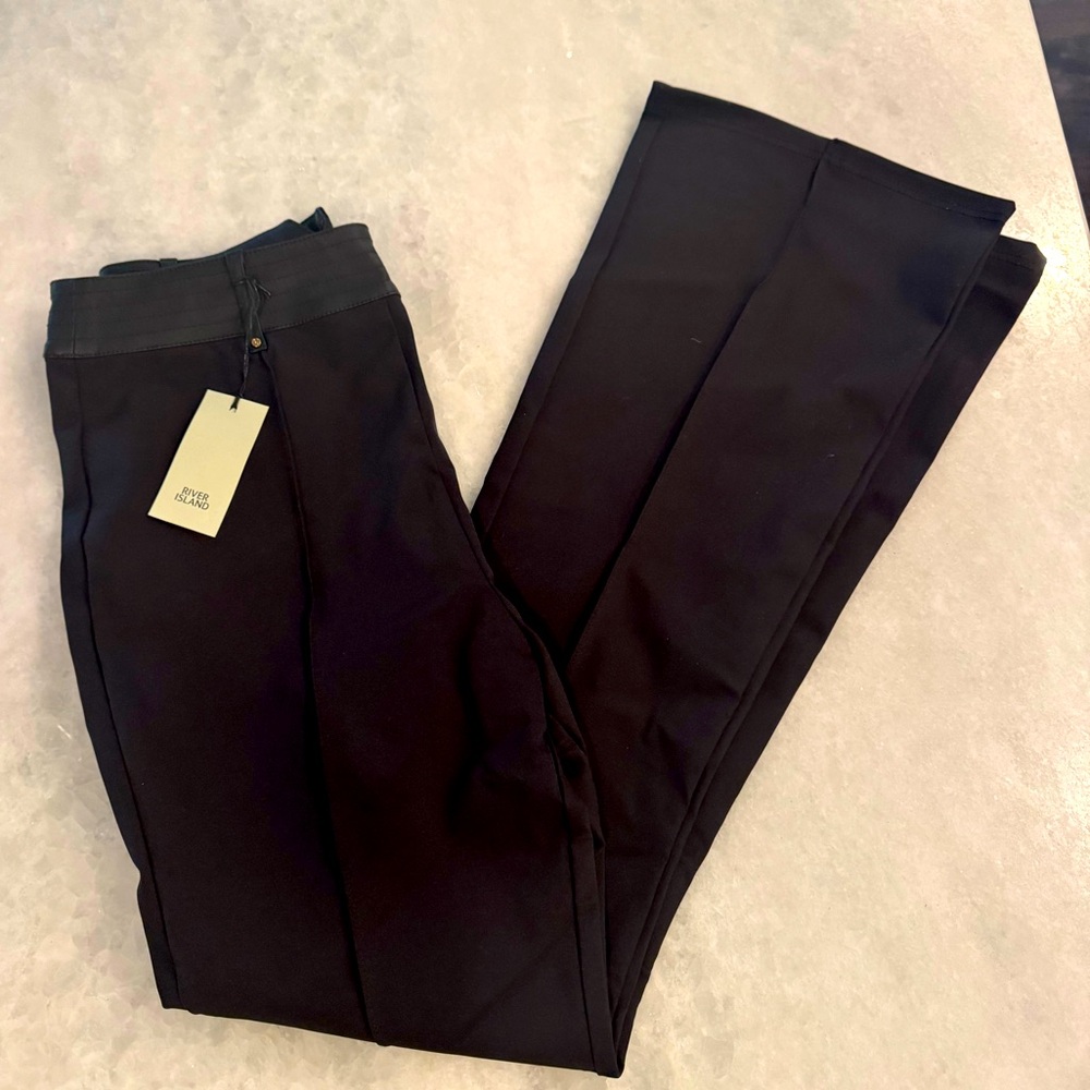 NWT RIVER ISLAND BLACK PANTS. SIZE 8 US